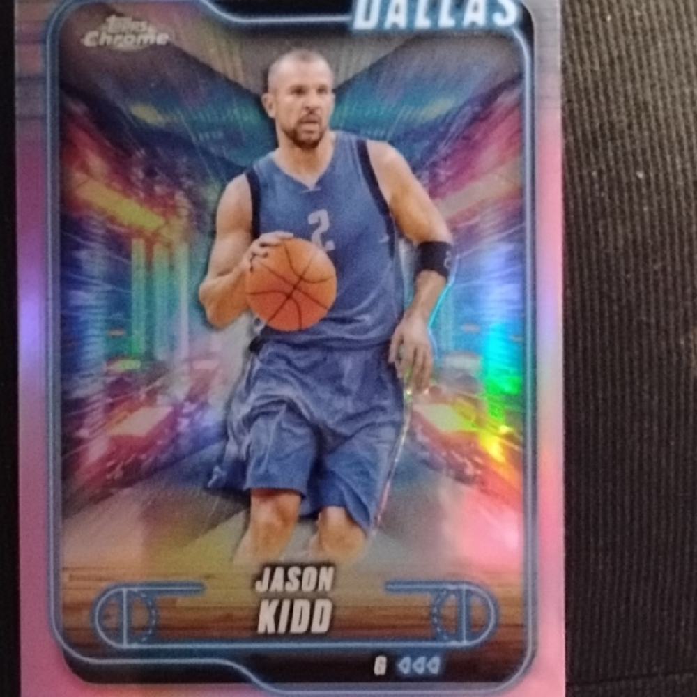 Topps Chrome Dallas Basketball Card
